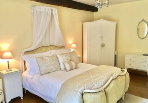 Chez Lussaud - 2 Boutique Gites with private hot tubs & a shared pool