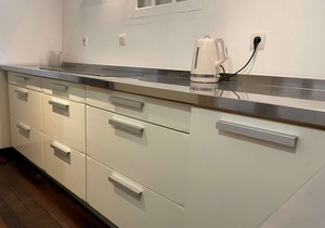 Colorful 3-room apartment, sleeps 6, La Rochelle center