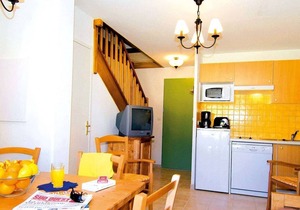 Colorful home in a castle-rich setting in Périgord