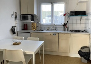Comfortable apartment with terrace and loggia, a stone's throw from the sea