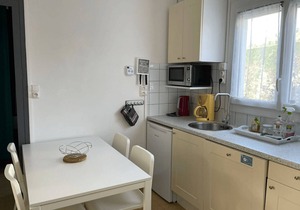 Comfortable apartment with terrace and loggia, a stone's throw from the sea