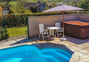 Cosy Apartment in Segonzac with Swimming Pool