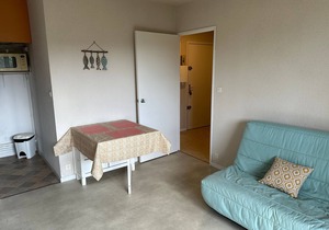 Cozy Apartment in Seignosse, 300m from Ocean, with Balcony and Private Garage