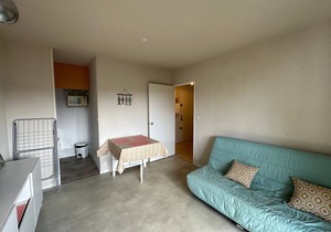 Cozy Apartment in Seignosse, 300m from Ocean, with Balcony and Private Garage
