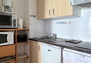 Cozy Ground-Floor T1 Bis with Terrace, Pool Access & Parking - Cambo-les-Bains