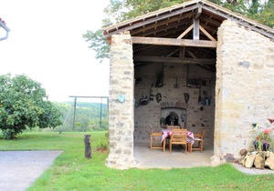 Cozy Stone Cottage Near Monpazier, Fireplace, Large Garden, Family & Pet Friendly