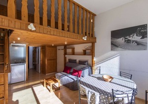 Cozy studio for 4, balcony with mountain view, near Gourette slopes