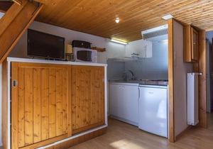 Cozy studio for 4, balcony with mountain view, near Gourette slopes