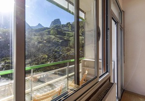Cozy studio for 4, balcony with mountain view, near Gourette slopes