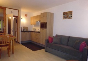 Cozy Studio for 4 near Slopes & Shops with Balcony and Forest View