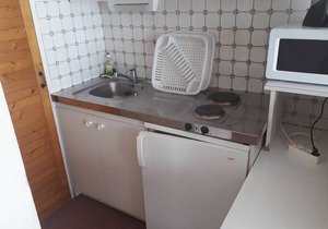 Cozy Studio for 4 with Balcony, Ski-In/Ski-Out Access, Free Parking, and Ski Locker