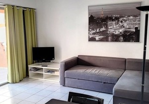 Cozy T2, 100m from La Favière Beach, Sleeps 3, Bormes-les-Mimosas