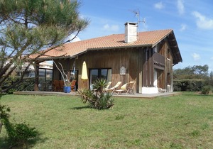 Direct beach access, exceptional location.