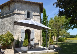 Enjoy your beautiful holiday home in a private stone tower.
