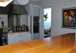 Facing the sea, in a luxury residence, 2 min walk from the Catalans beach, parking