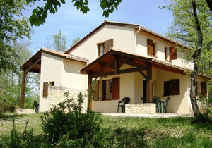 Family-friendly Holiday Resort * swimming pool, spa, tennis, games, bar, etc.