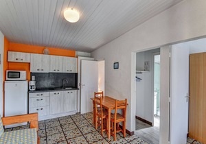 Gîte in a holiday park with swimming pool