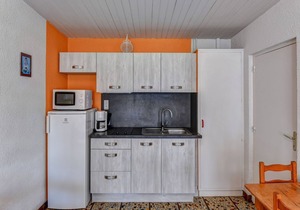 Gîte in a holiday park with swimming pool