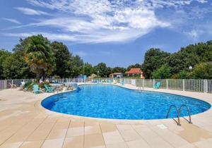 Gîte in holiday park with swimming pool