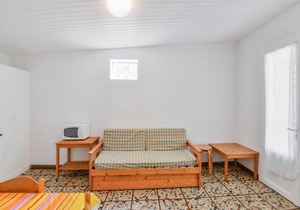 Gîte in holiday park with swimming pool