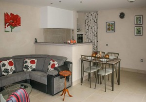 Gîte with swimming pool and park garden