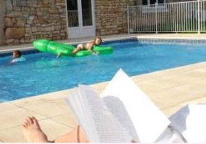 Homerez - Amazing house for 8 ppl. with shared pool at Saint-Vincent-la-Châtre