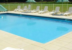 Homerez - Amazing house for 8 ppl. with shared pool at Saint-Vincent-la-Châtre