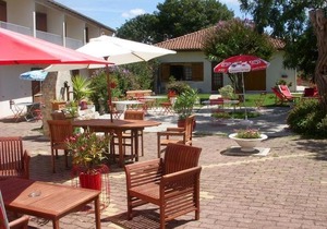 Hotel Les Vieux Acacias