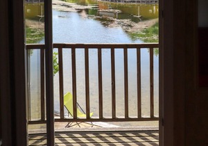 Hourtin Port, wooden house at the edge of the water, for 6 people