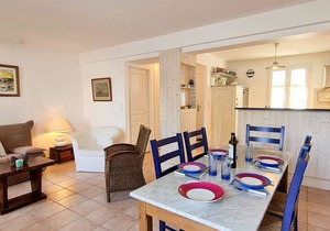 House close to the port of Saint Martin de Ré