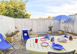 House close to the port of Saint Martin de Ré