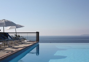 IDYLLIC IN PRAMOUSQUIER CLOSE BEACH