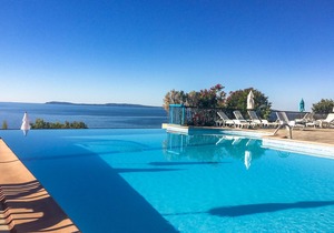 IDYLLIC IN PRAMOUSQUIER CLOSE BEACH