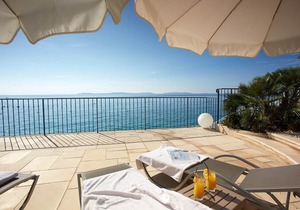 IDYLLIC IN PRAMOUSQUIER CLOSE BEACH