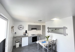 In the heart of La Flotte - House 4 people - Private patio - Private parking