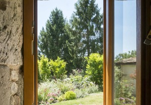 Large 3* cottage for 10 with large shared pool and fantastic views