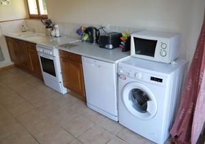 Large and spacious with all modern appliances and a 9.2x5.6x1.2 m pool