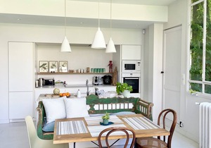Large charming house with pool in the center of Bordeaux Public Garden