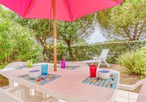 Les Hautes Folies by Interhome