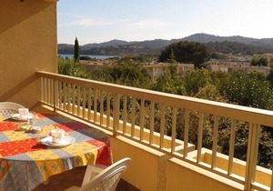 Lovely renovated T2 in La Favière, near beaches and shops, private parking