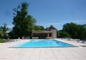 luxury cottage for adult couples, peaceful, unobstructed views, large swimming pool