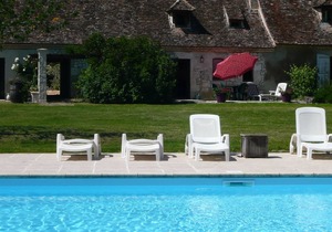 Luxury gite for adult couples, peaceful, open views, large swimming pool
