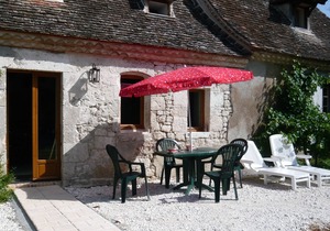 Luxury gite for adult couples, peaceful, open views, large swimming pool