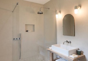 Luxury Villa - 5 mins walk to the beach - private pool