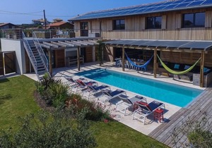 Luxury Villa - 5 mins walk to the beach - private pool