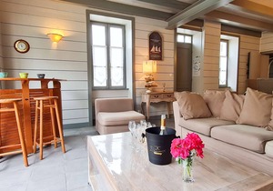 Magnificent village house 50m from the market