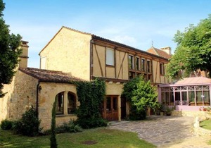 Maison charmante à Saint-Cybranet avec grand jardin, piscine