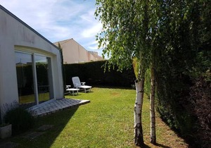 Maison climatisée avec jardin, proche plage et commerces, animaux acceptés - FR-1-494-40