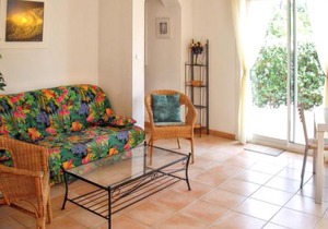 Maison conviviale avec vue sur la montagne à Sainte-Maxime