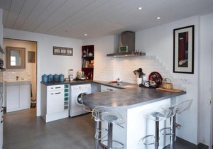 Maison de Charme au Centre du Village avec Cheminée et Cuisine Équipée - FR-1-434-56
